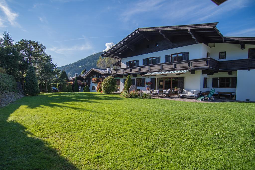 Pension Landhaus Gasteiger Kitzbühel Exterior foto
